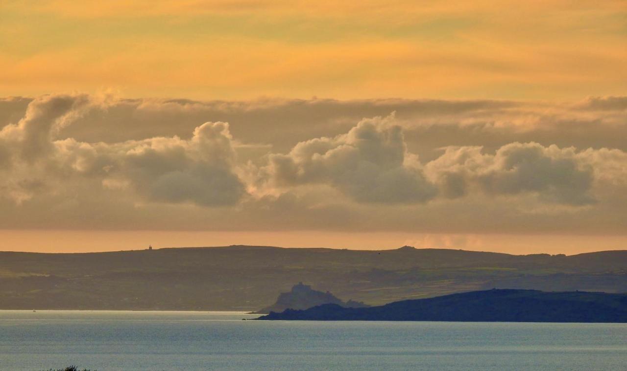 The Mounts Bay Inn Mullion Exteriér fotografie
