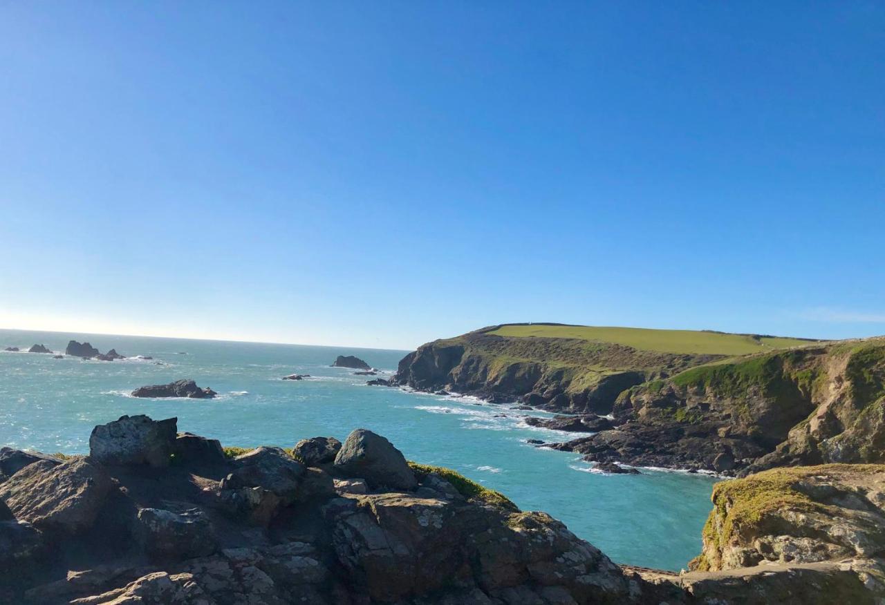 The Mounts Bay Inn Mullion Exteriér fotografie