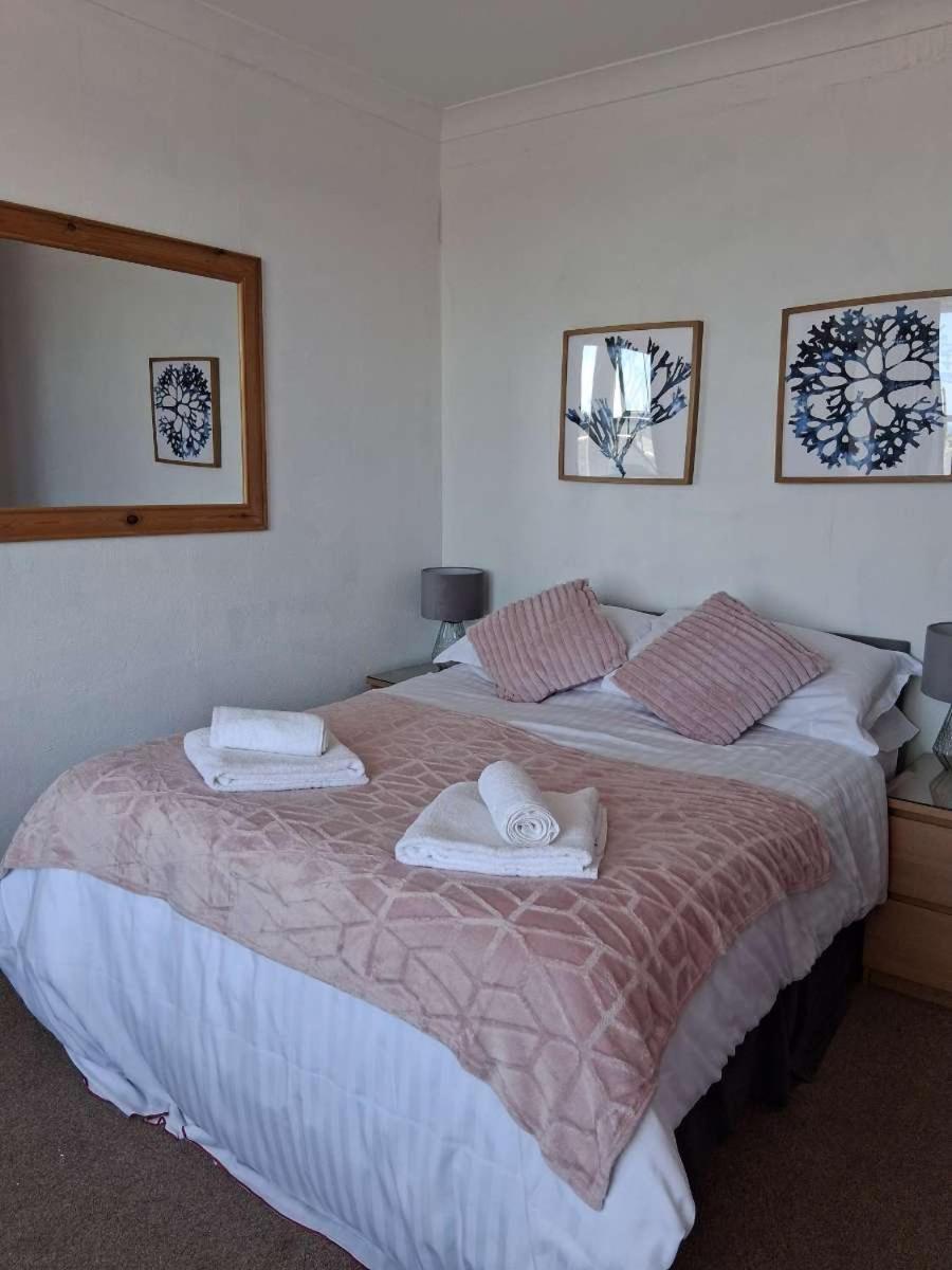 The Mounts Bay Inn Mullion Exteriér fotografie